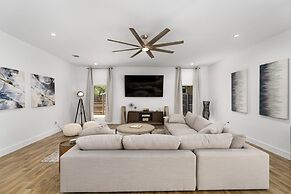 The Gateway 6BED 2 Houses GameRoom Pool