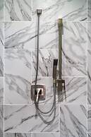 The Gateway 6BED 2 Houses GameRoom Pool