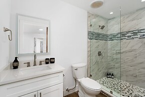 The Gateway 6BED 2 Houses GameRoom Pool