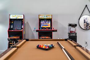 The Gateway 6BED 2 Houses GameRoom Pool