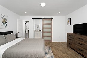 The Gateway 6BED 2 Houses GameRoom Pool