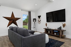 The Gateway 6BED 2 Houses GameRoom Pool