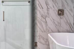 The Gateway 6BED 2 Houses GameRoom Pool