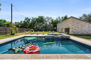 The Gateway 6BED 2 Houses GameRoom Pool