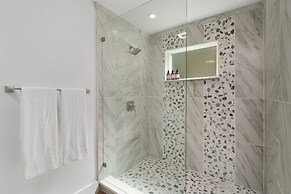 The Gateway 6BED 2 Houses GameRoom Pool