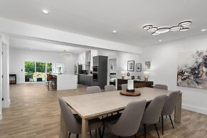 The Gateway 6BED 2 Houses GameRoom Pool