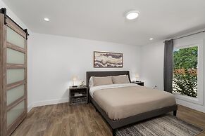 The Gateway 6BED 2 Houses GameRoom Pool