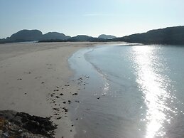Private and Picturesque Luxury Cottage on Mull