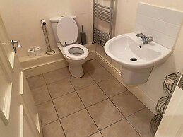 Modern Apt 3 Bedrooms Near Dundrum