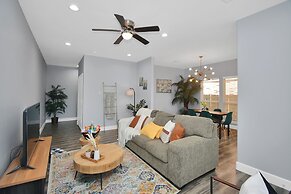 Cozy Retreat Near NRG Stadium, Free parking, Wi Fi