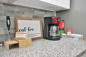 Cozy Retreat Near NRG Stadium, Free parking, Wi Fi