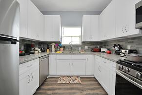 Cozy Retreat Near NRG Stadium, Free parking, Wi Fi