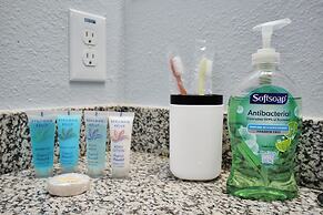 Cozy Retreat Near NRG Stadium, Free parking, Wi Fi