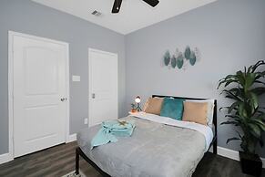 Cozy Retreat Near NRG Stadium, Free parking, Wi Fi