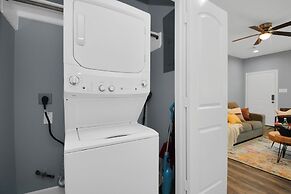 Cozy Retreat Near NRG Stadium, Free parking, Wi Fi