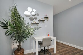 Cozy Retreat Near NRG Stadium, Free parking, Wi Fi