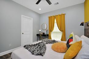 Cozy Retreat Near NRG Stadium, Free parking, Wi Fi