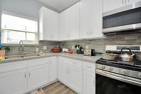 Cozy Retreat Near NRG Stadium, Free parking, Wi Fi