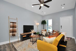 Cozy Retreat Near NRG Stadium, Free parking, Wi Fi