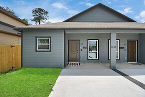Cozy Retreat Near NRG Stadium, Free parking, Wi Fi