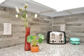 Cozy Retreat Near NRG Stadium, Free parking, Wi Fi