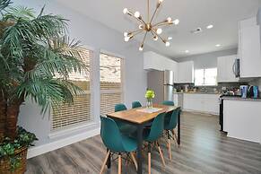 Cozy Retreat Near NRG Stadium, Free parking, Wi Fi