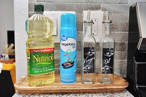 Cozy Retreat Near NRG Stadium, Free parking, Wi Fi