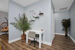 Cozy Retreat Near NRG Stadium, Free parking, Wi Fi