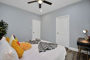 Cozy Retreat Near NRG Stadium, Free parking, Wi Fi