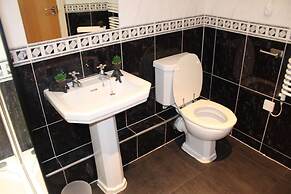 Nottingham Hill Apartment Retreat