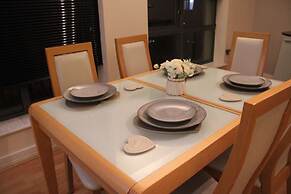 Nottingham Hill Apartment Retreat