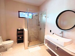 Beach Front Hotel Boutique DK House