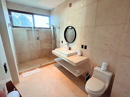 Beach Front Hotel Boutique DK House