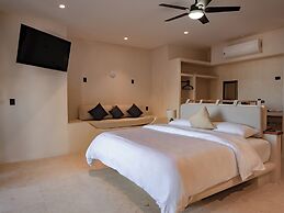 Beach Front Hotel Boutique DK House