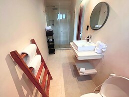 Beach Front Hotel Boutique DK House