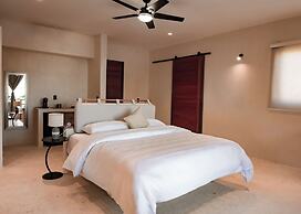 Beach Front Hotel Boutique DK House