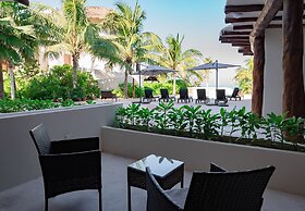 Beach Front Hotel Boutique DK House