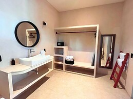 Beach Front Hotel Boutique DK House