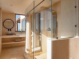 Beach Front Hotel Boutique DK House