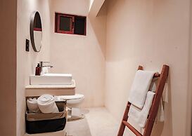 Beach Front Hotel Boutique DK House