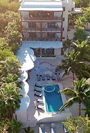 Beach Front Hotel Boutique DK House