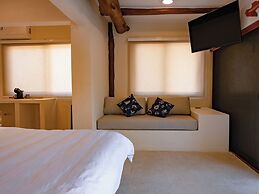 Beach Front Hotel Boutique DK House