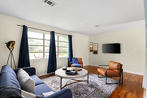 Comfortable 6BR 3BA Home w Large Yard