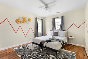 Comfortable 6BR 3BA Home w Large Yard