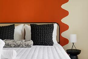 Comfortable 6BR 3BA Home w Large Yard