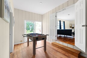 Comfortable 6BR 3BA Home w Large Yard