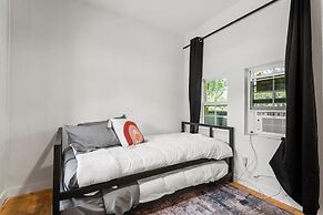 Comfortable 6BR 3BA Home w Large Yard