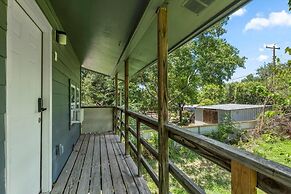 Comfortable 6BR 3BA Home w Large Yard