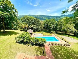 Casa Colonial privada vía Villeta Tobia