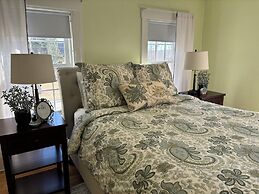 The Inn Crowd Bed and Breakfast